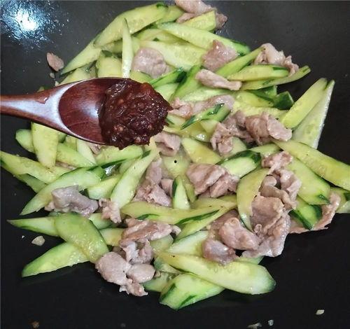 网友共享饮料娱乐吃瓜酱,饮料娱乐吃瓜酱，揭秘网红美食背后的故事