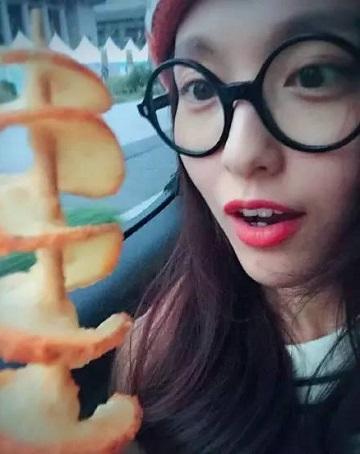 娱乐吃瓜酱女生被骗,娱乐吃瓜酱女生被骗，揭秘网络诈骗背后的真相