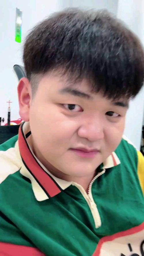 一线吃瓜娱乐圈讲了什么,一线吃瓜，揭秘明星幕后故事